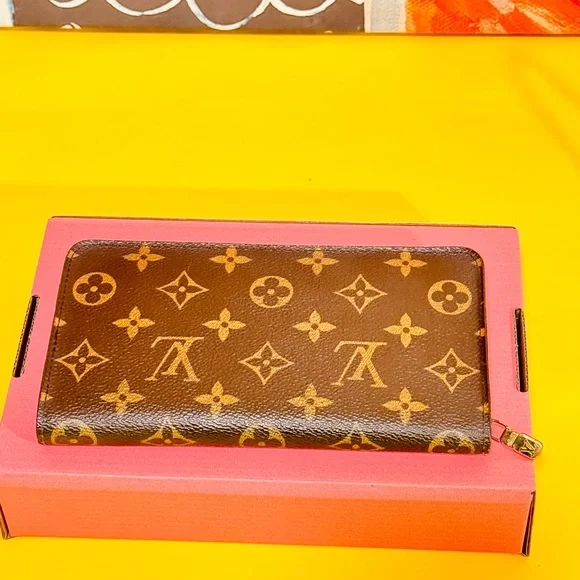 Louis Vuitton Monogram Zipper round Mid size wallet - Picture 5 of 15